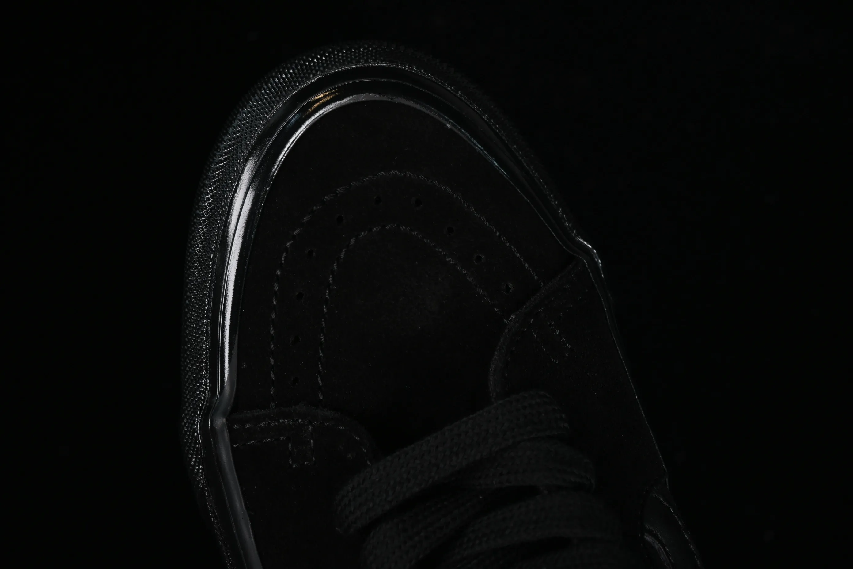 All categories Vans Vans series Vans Mid Vans China Vans Sk8-Mid Reissue 83 High-end branch Black Warrior Suede casual retro skateboard shoes VN000CQQBKA